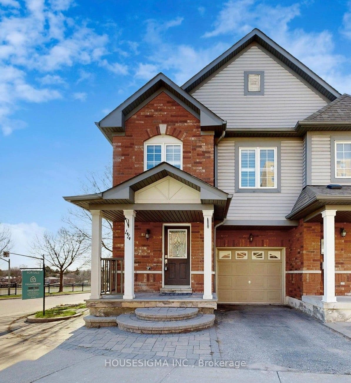 44 Ventura Lane — photo 1