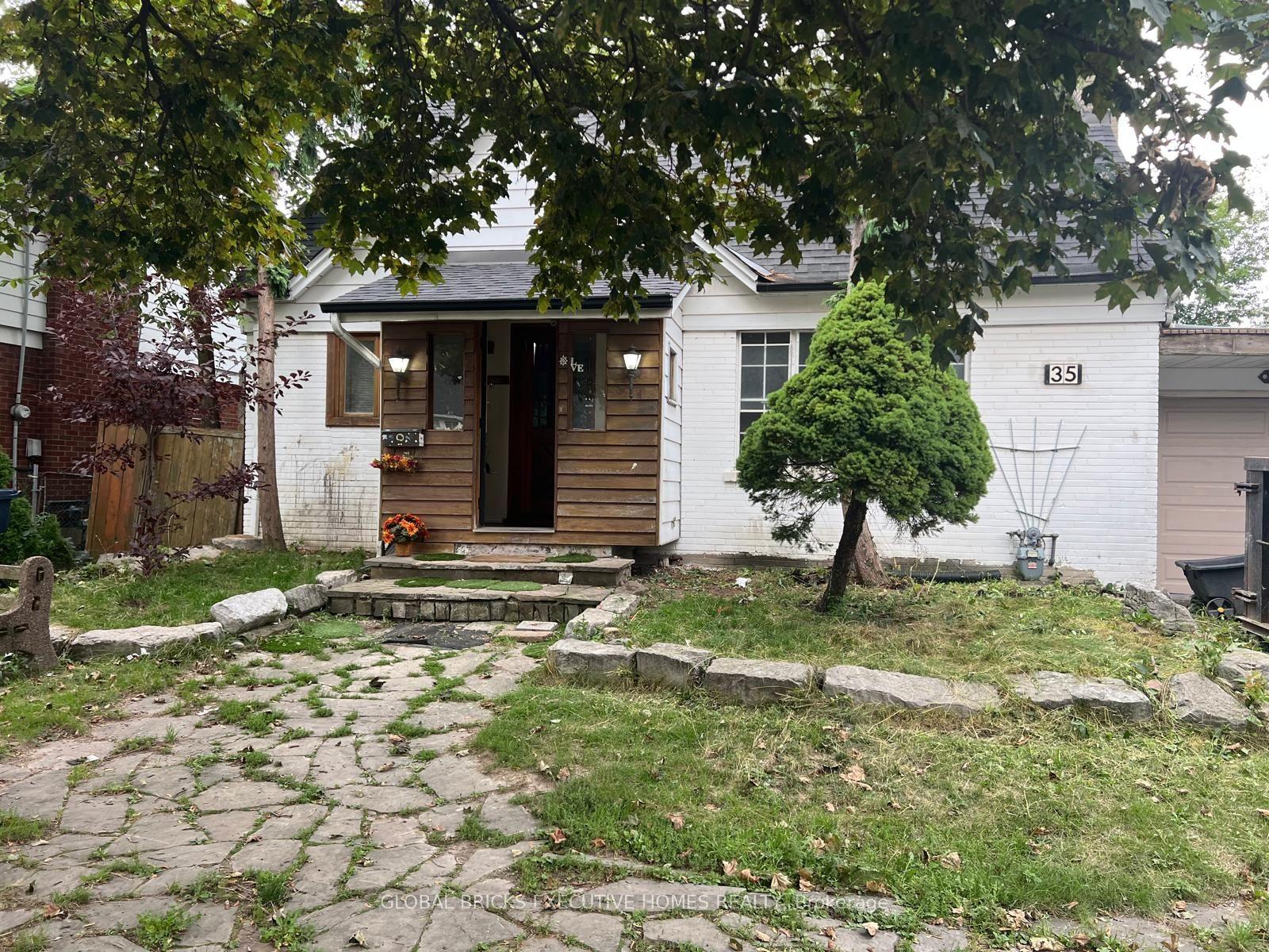 35 Luverne Avenue, Toronto — Detached for sale, photo 1