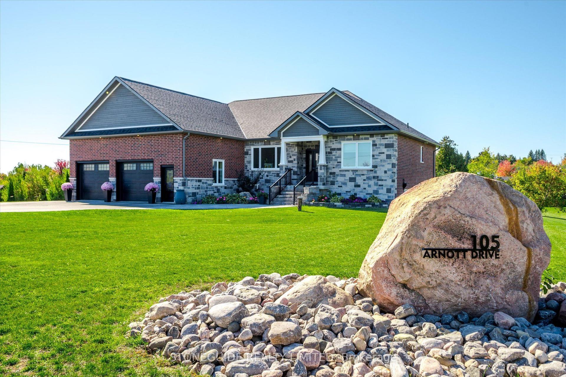 105 Arnott Drive — photo 1