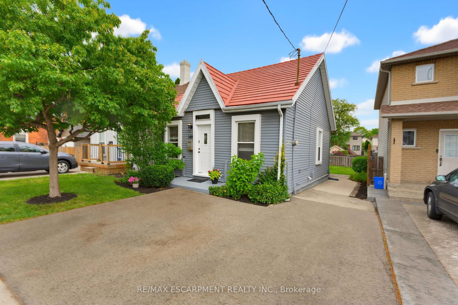 349 John Street N — photo 1