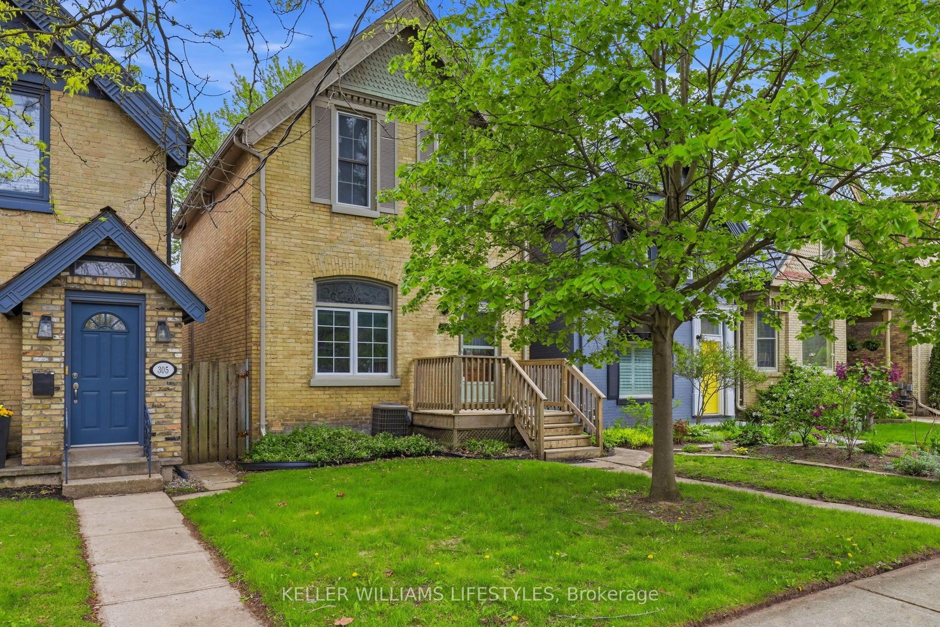 303 Pall Mall Street, London East — Detached for sale, photo 1