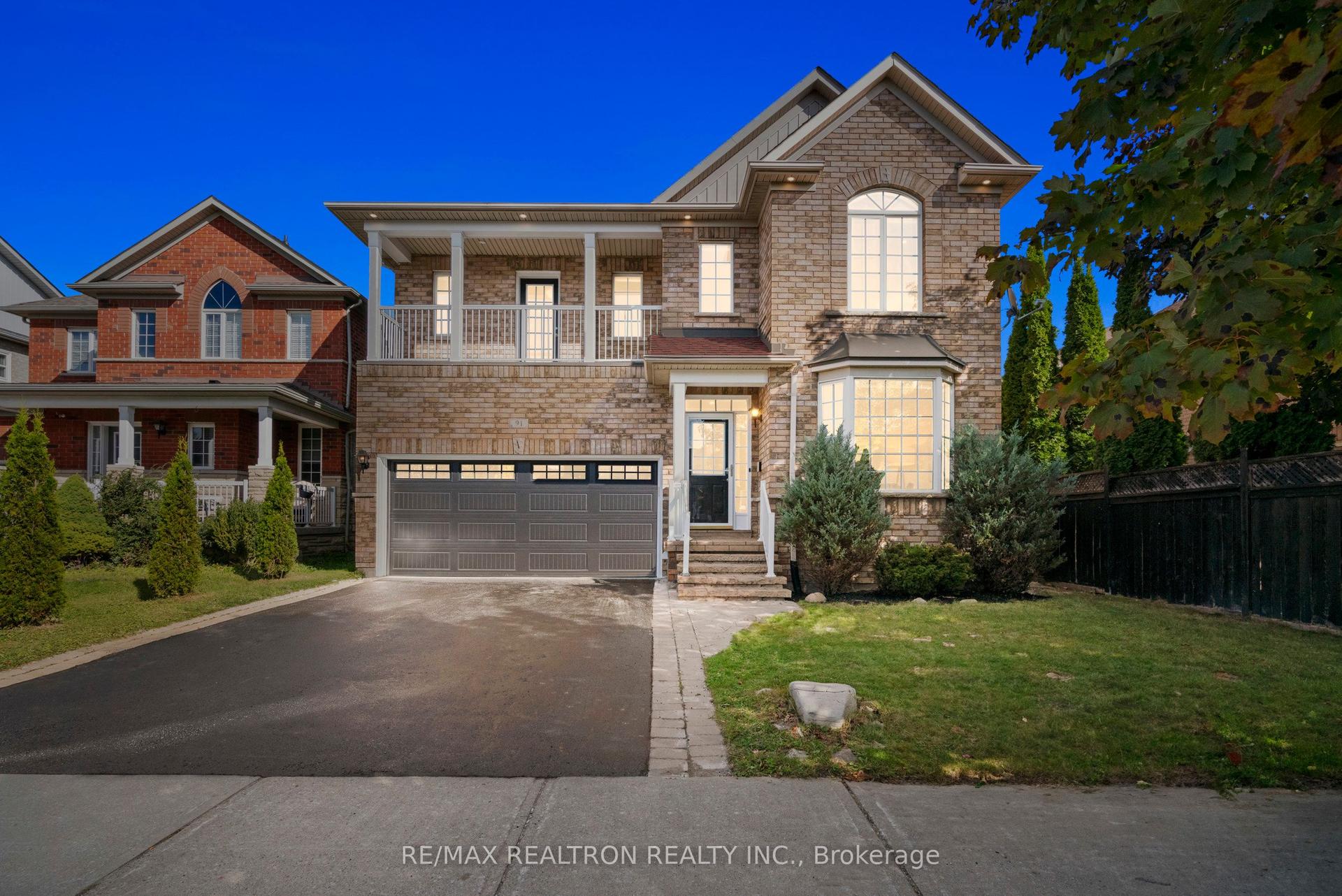 91 Gateway Drive, Aurora — Detached for sale, photo 1