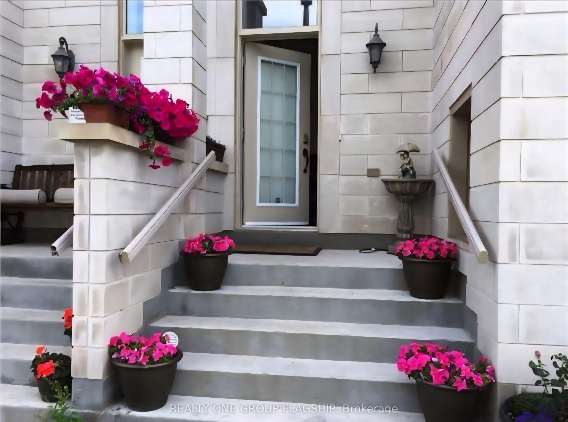 521 Thompson Road — photo 1