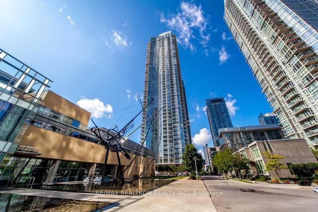 35 Mariner Terrace 202 #202, Toronto — Condo for lease, photo 1