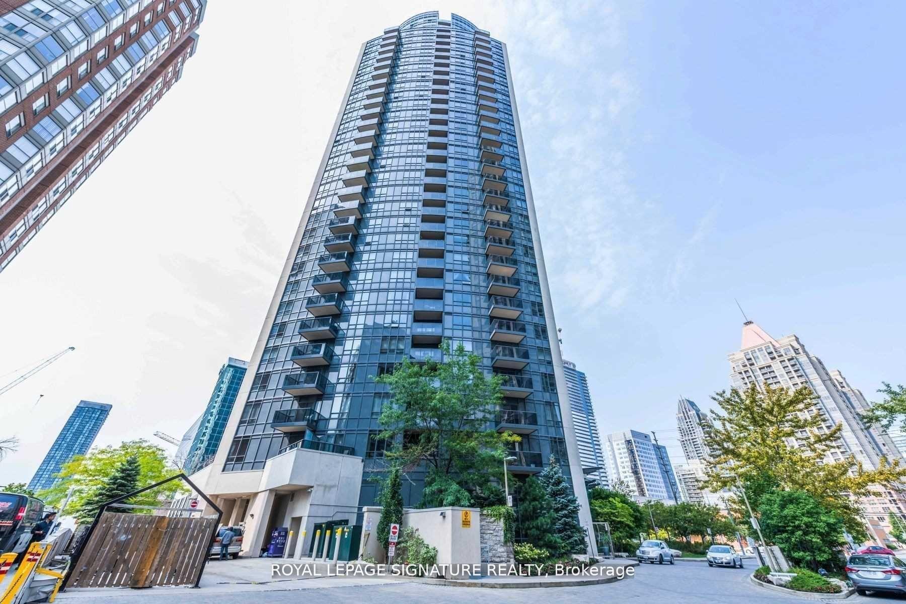 330 Burnhamthorpe Road W PH1 #PH1, Mississauga — Condo for lease, photo 1