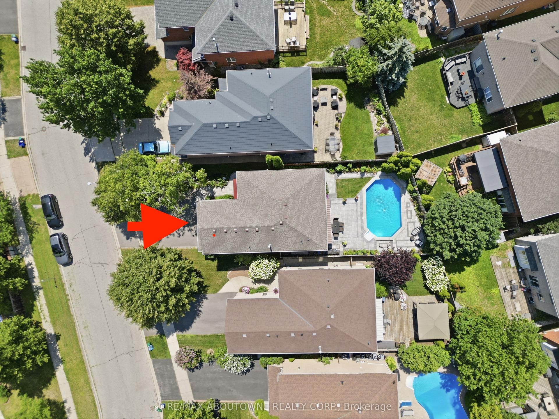 2216 NORFOLK Drive, Oakville — Detached for sale, photo 1