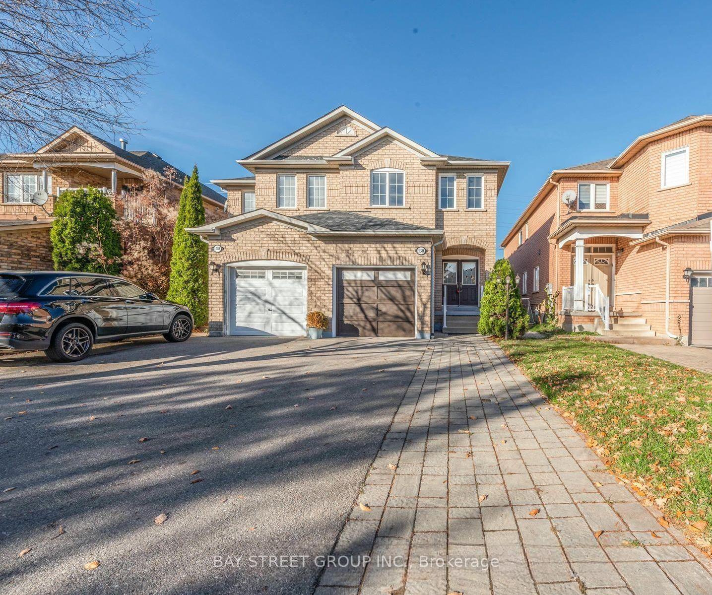 130 Royal Appian Crescent — photo 1