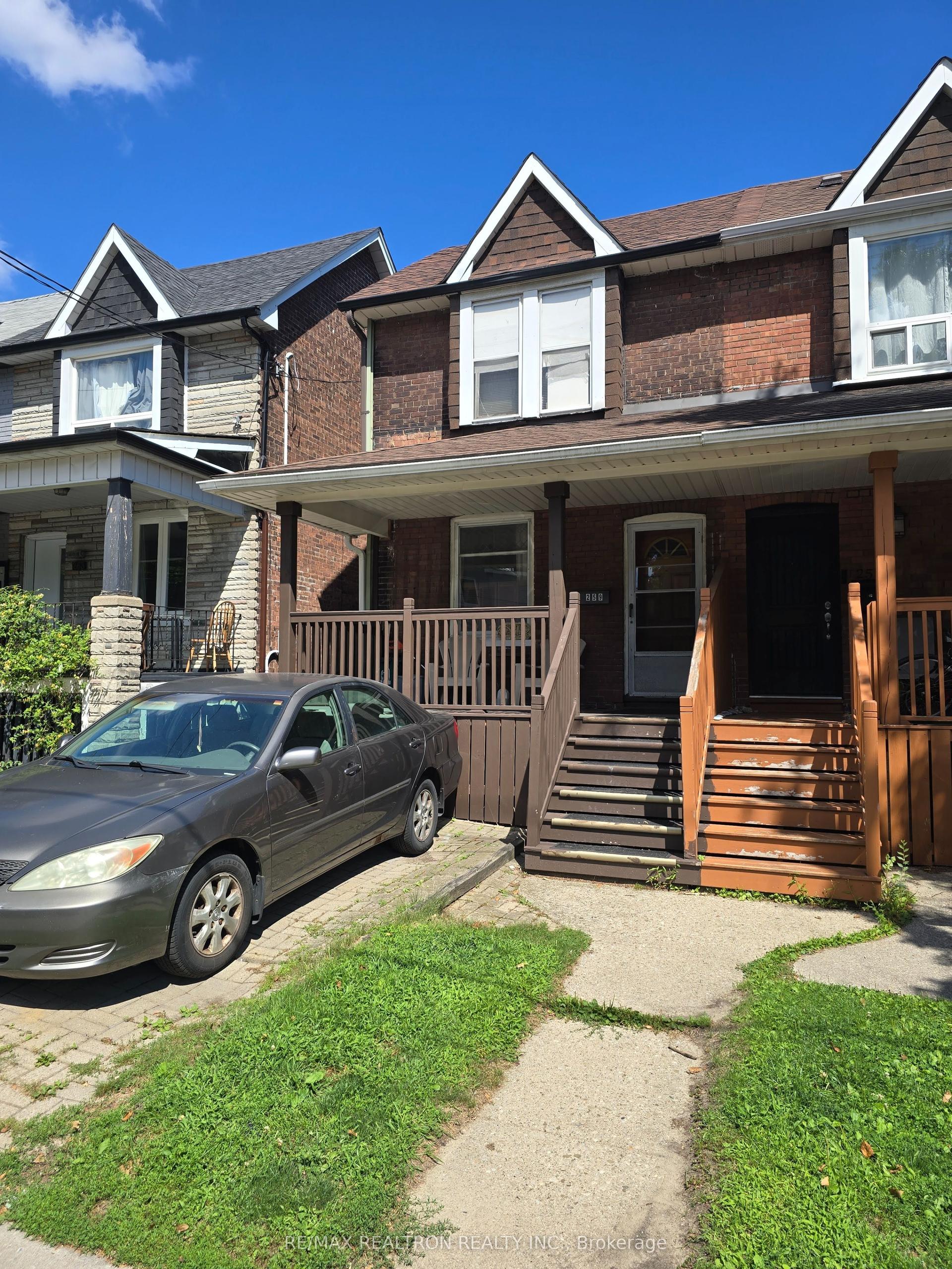259 Woodbine Avenue, Toronto — Semi-Detached for sale, photo 1
