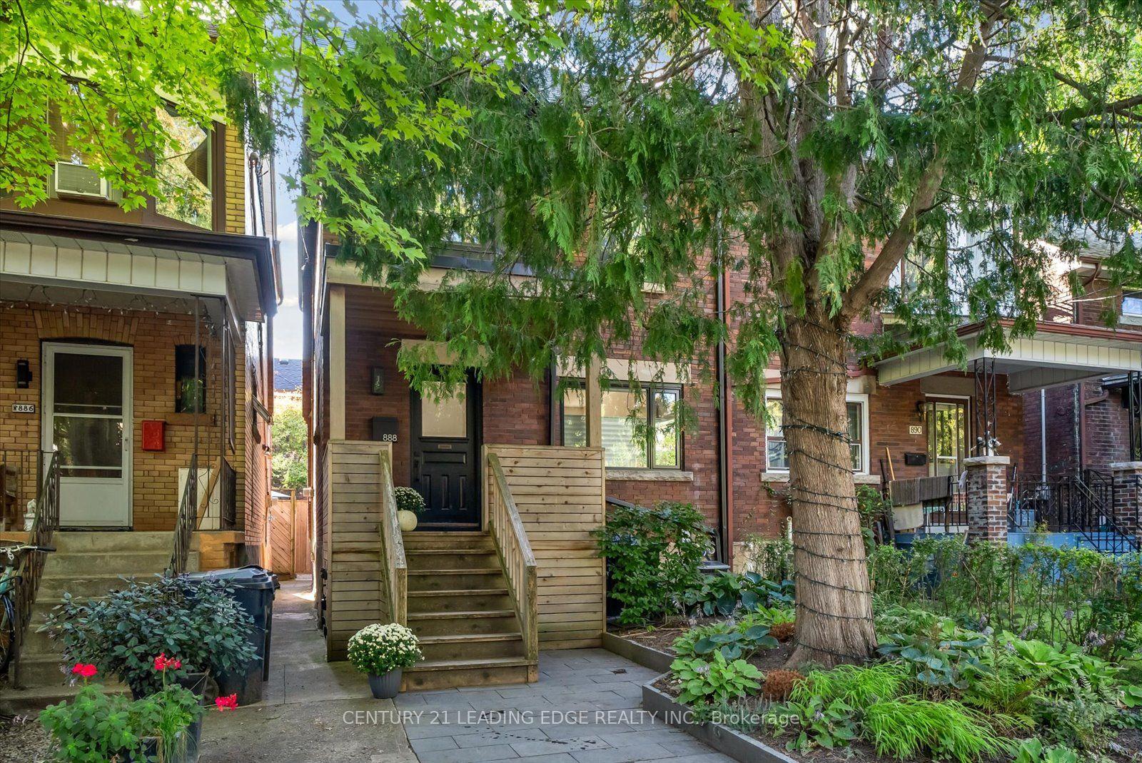 888 Manning Avenue, Toronto — Semi-Detached for lease, photo 1