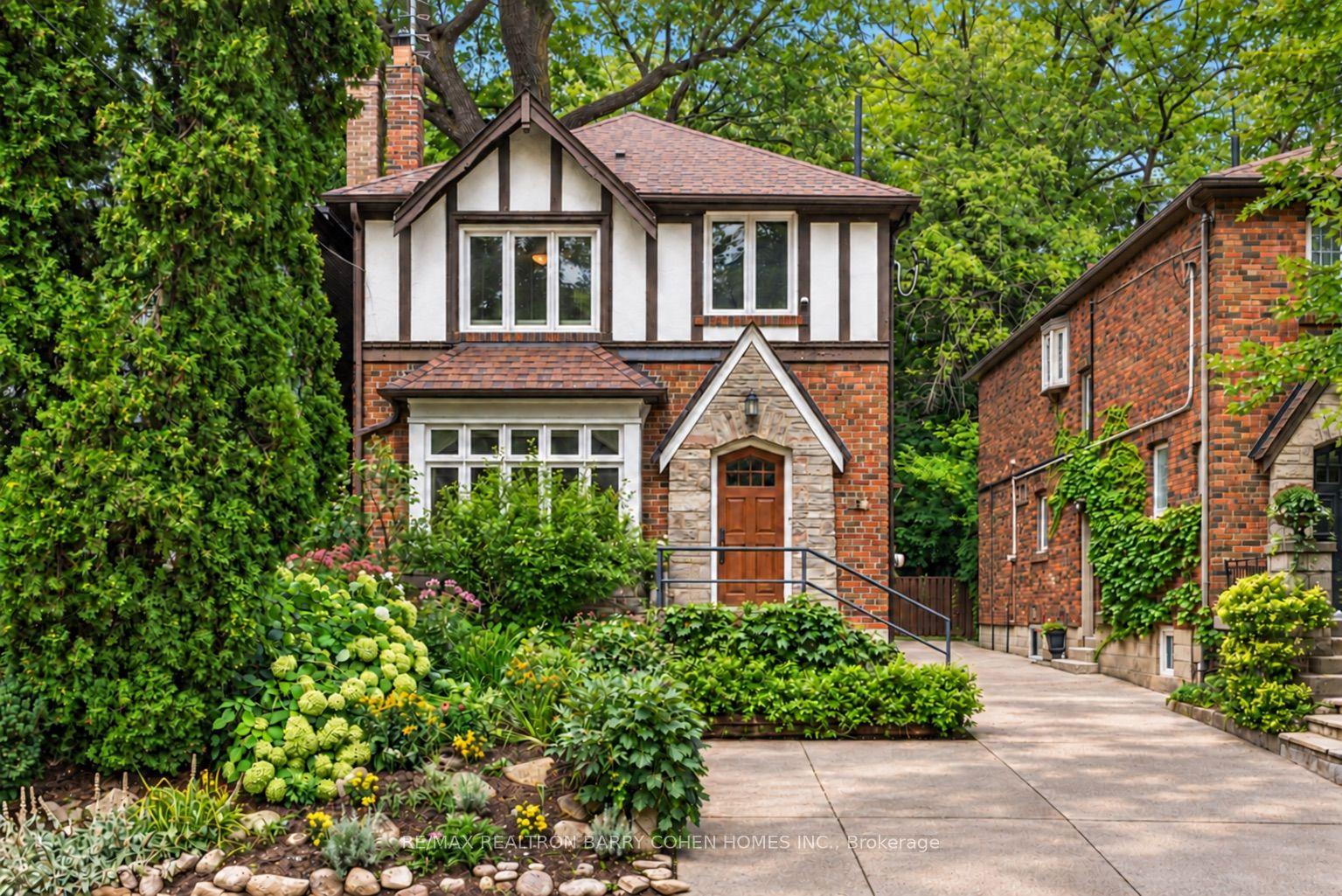 6 Nina Street, Toronto — Detached for sale, photo 1