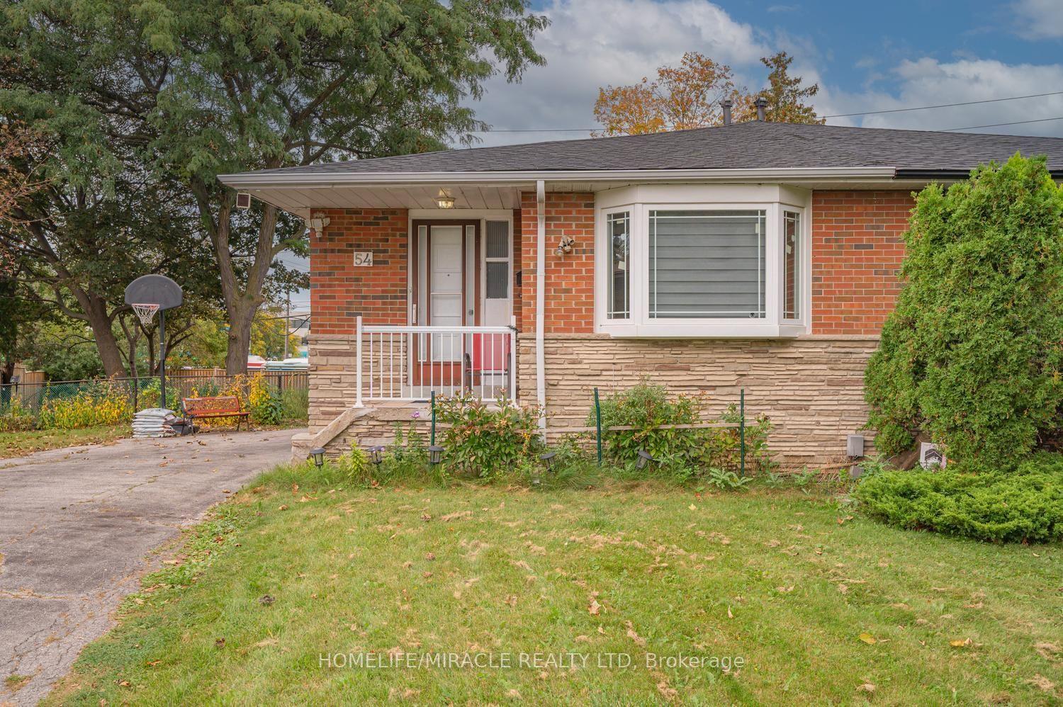 54 Sunderland Crescent, Toronto — Semi-Detached for sale, photo 1