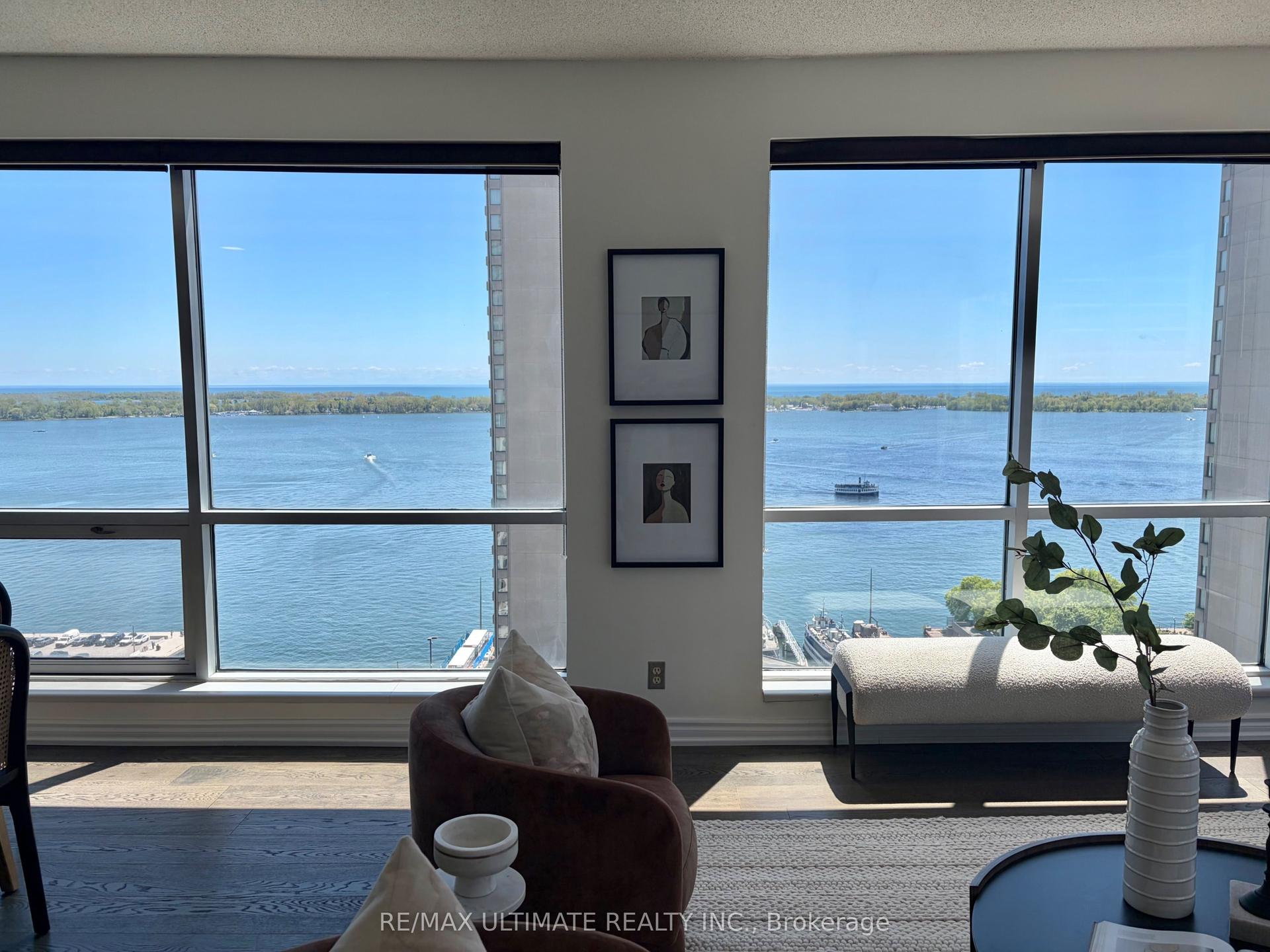 10 Queens Quay W 2206 #2206, Toronto — Condo for sale, photo 1