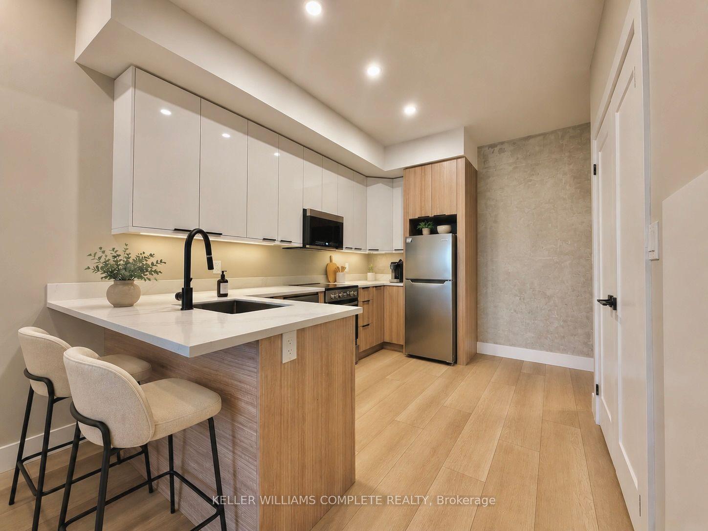 169 James Street S 207 #207 — photo 1