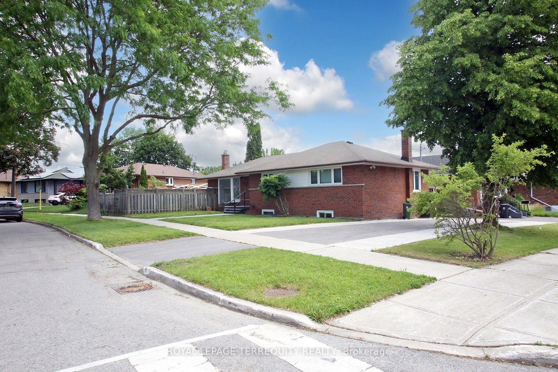 1 Barnes Crescent — photo 1