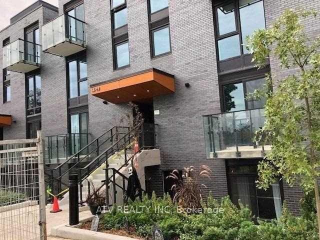10 Brin Drive TH17 #TH17, Toronto — Condo Town for sale, photo 1