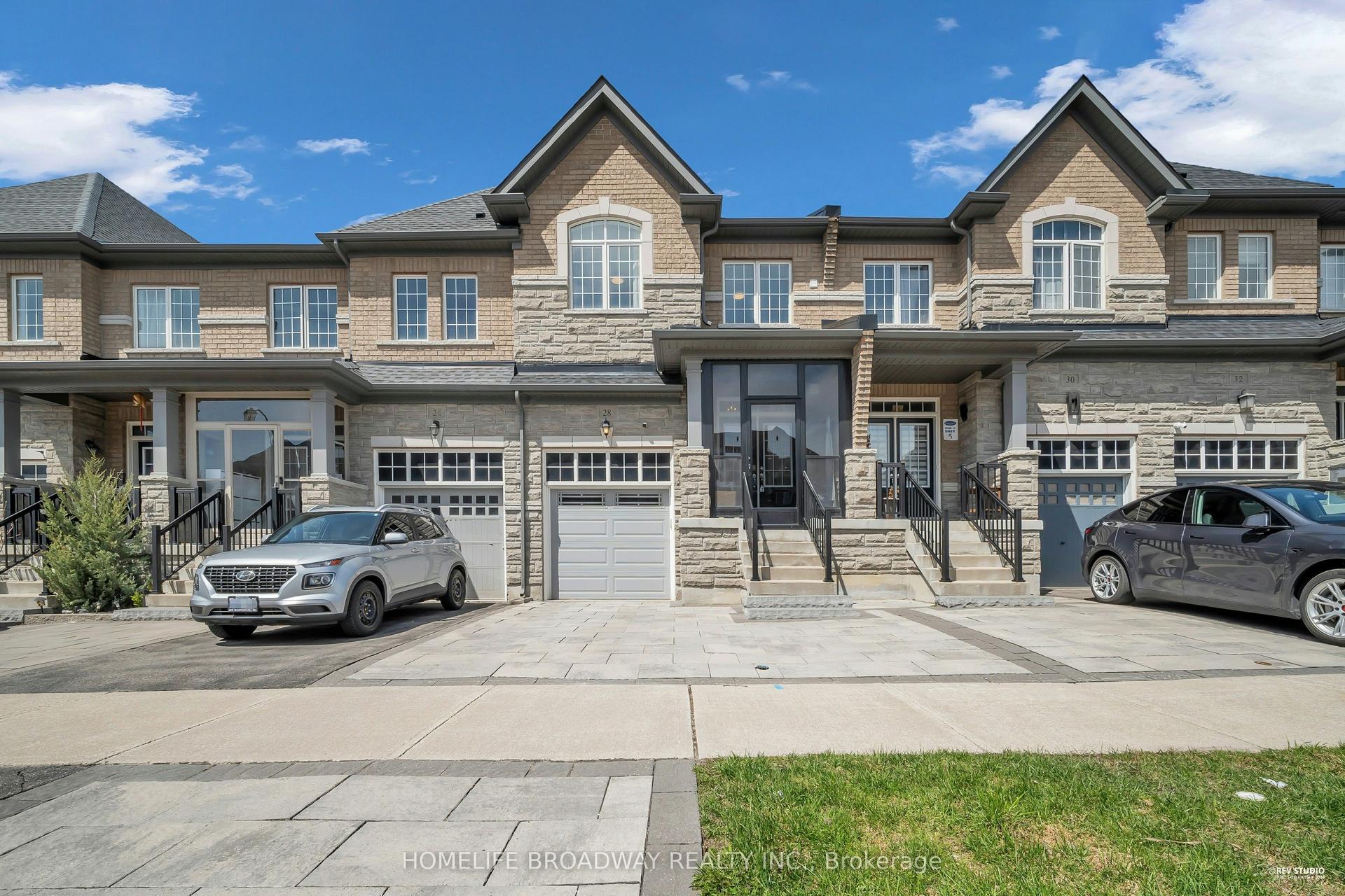 28 Paper Mills Crescent — photo 1