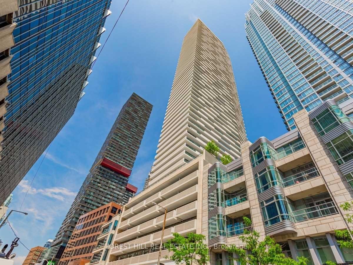 2221 Yonge Street 5702 #5702, Toronto — Condo for lease, photo 1