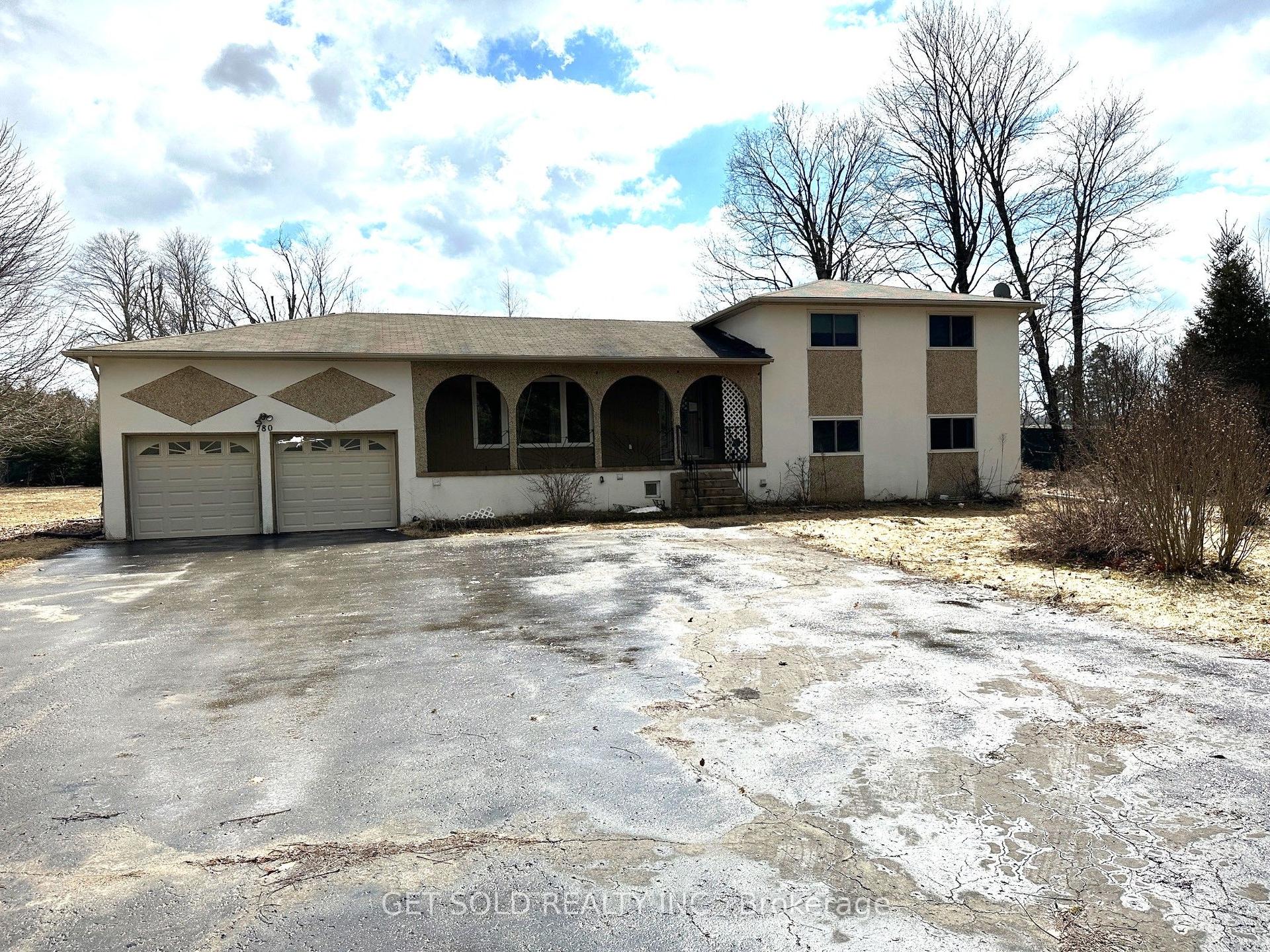 780 Essa Road E — photo 1