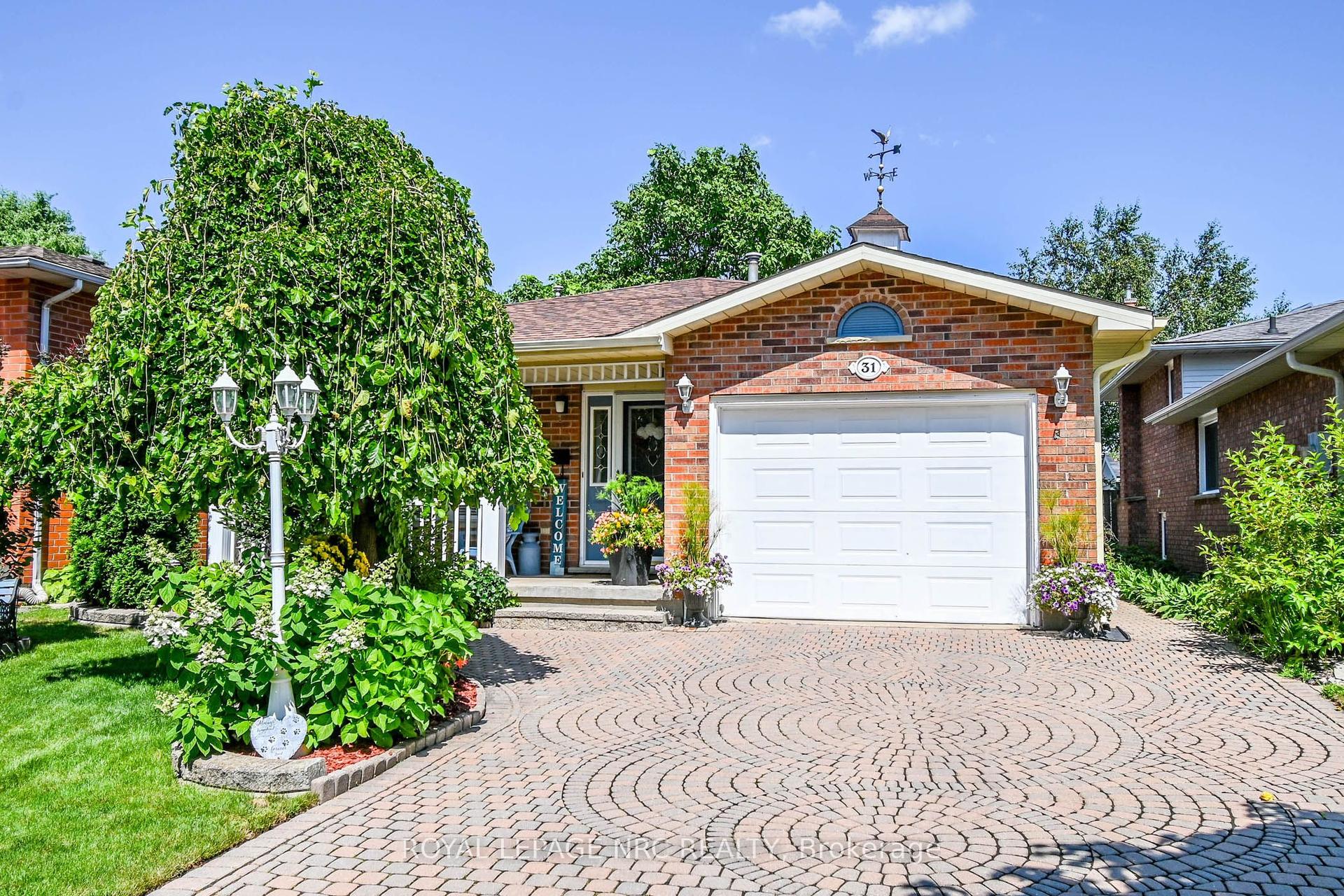 31 Rollins Drive — photo 1