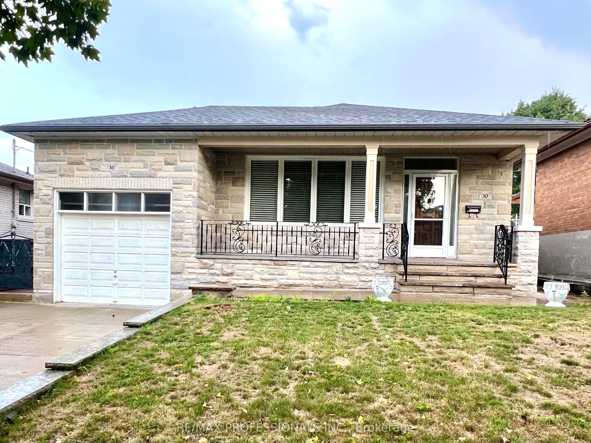 30 Lemonwood Drive, Toronto — Detached for lease, photo 1