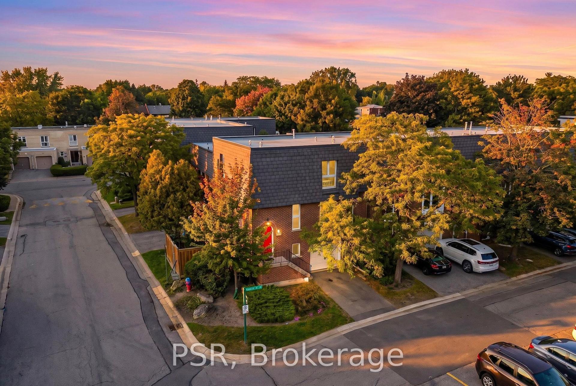 2 Powderhorn Mill Way, Toronto — Condo Town for sale, photo 1