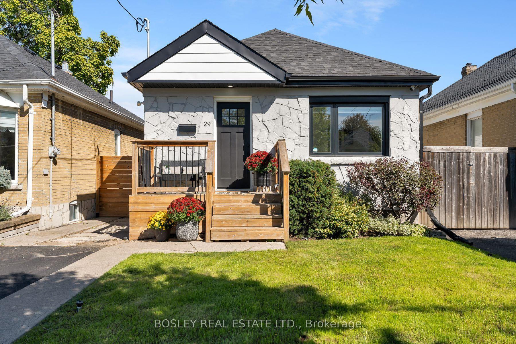 29 Blakley Avenue, Toronto — Detached for sale, photo 1