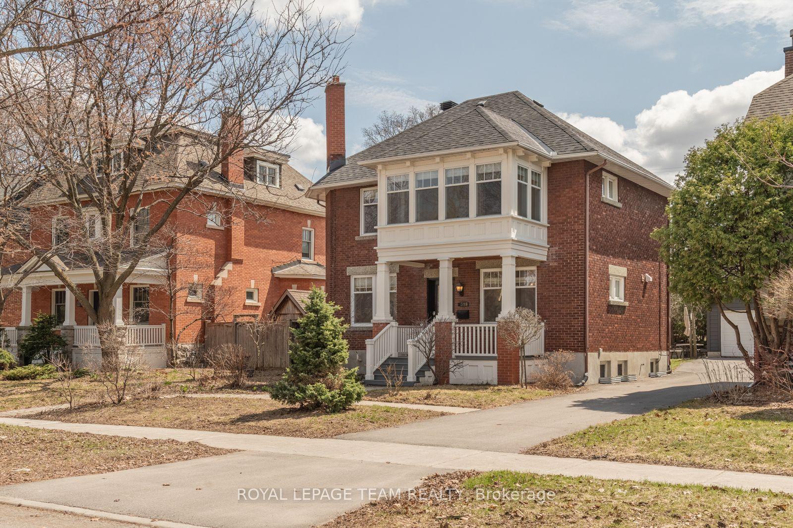 318 CLEMOW Avenue — photo 1