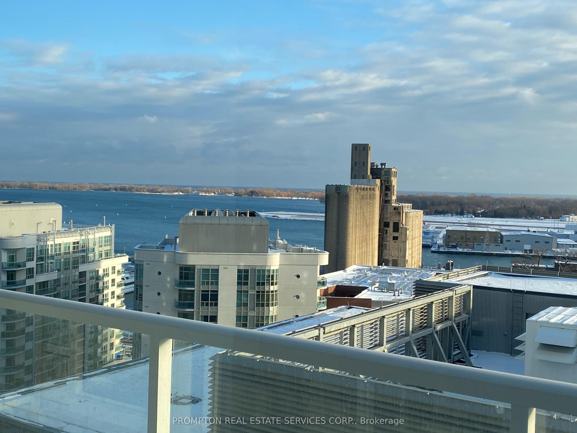 17 Bathurst Street 1702 #1702, Toronto — Condo for lease, photo 1