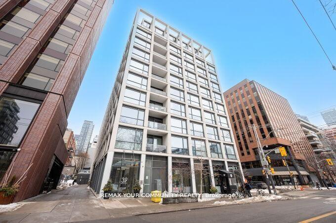 39 Brant Street PH11 #PH11 — photo 1