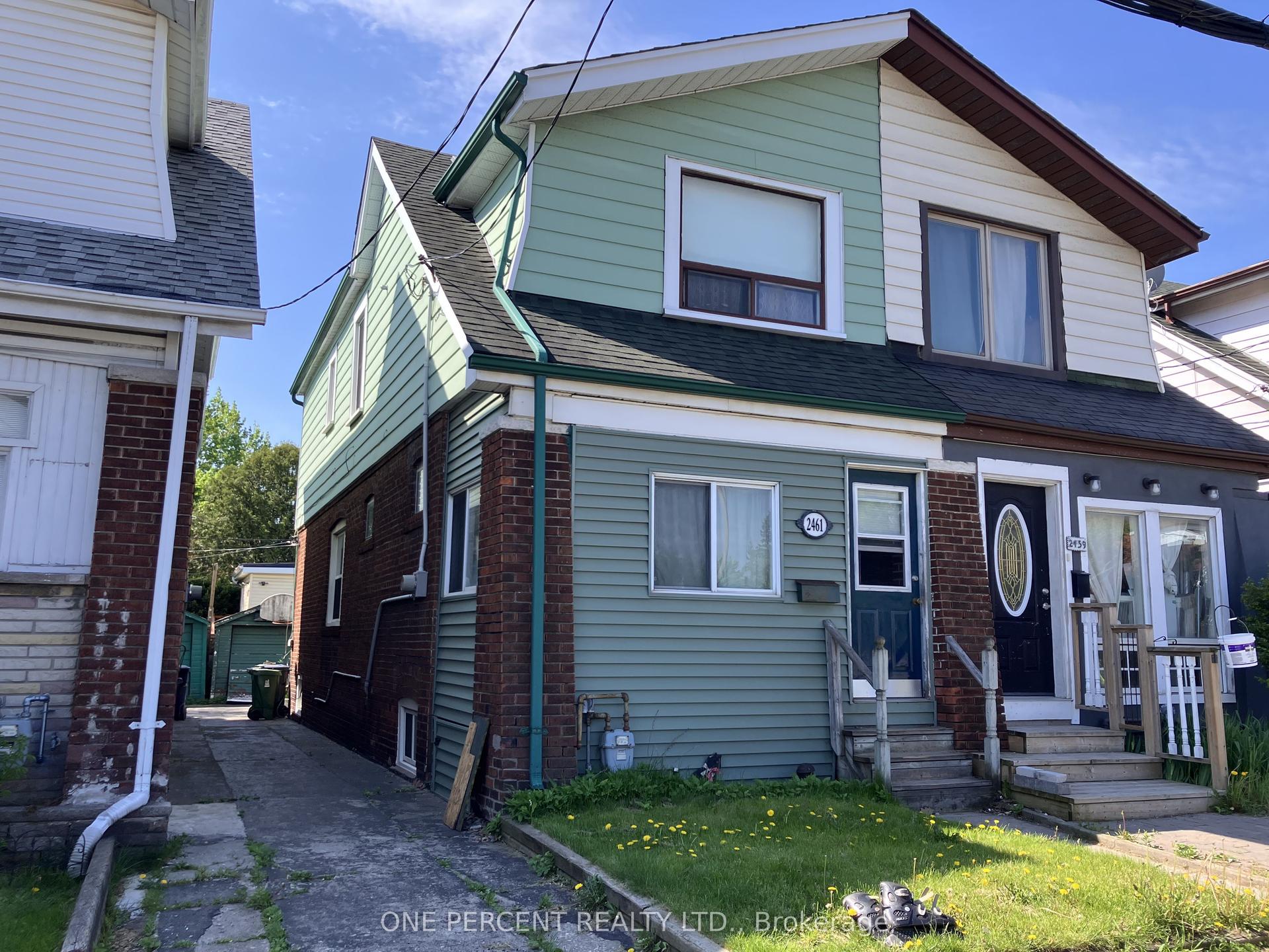 2461 Gerrard Street E — photo 1