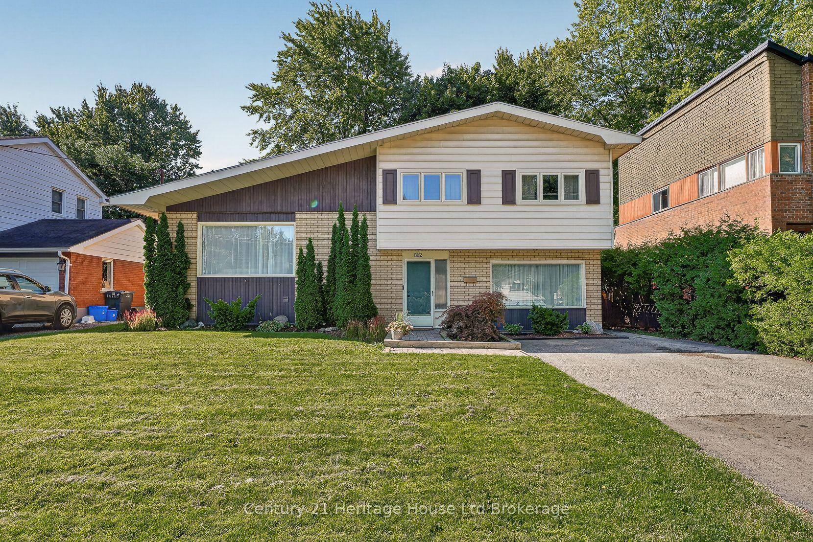 812 Hughson Street, Woodstock — Detached for sale, photo 1