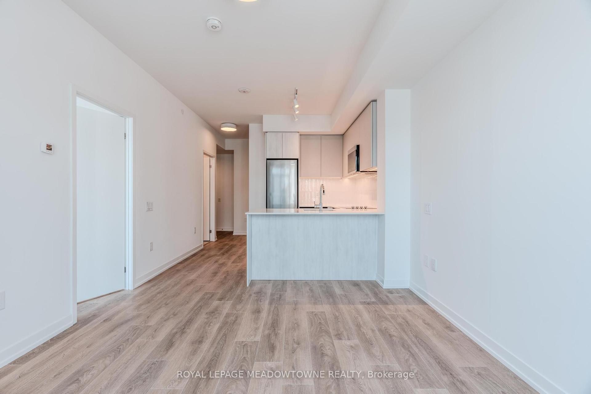 2485 Eglinton Avenue W 913 #913 — photo 1