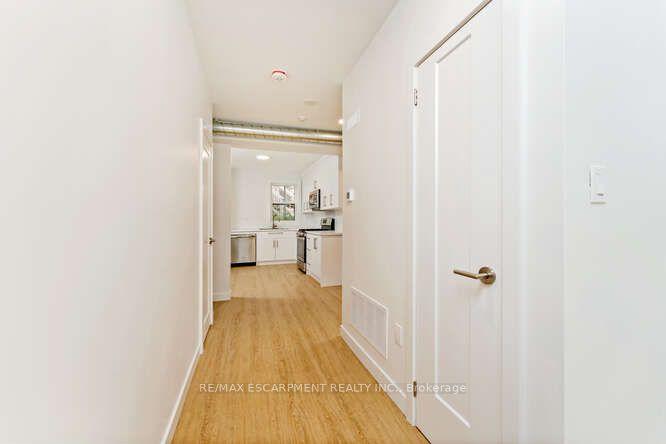 127 Victoria Avenue S 1 #1 — photo 1