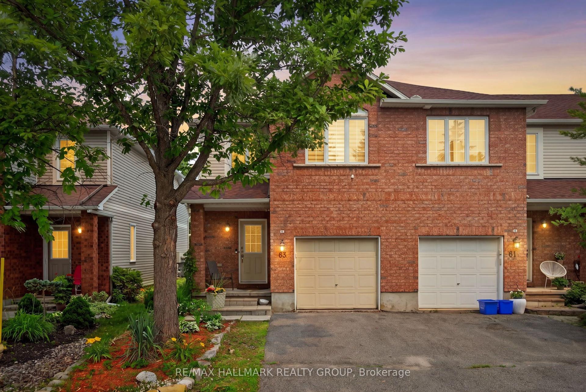 63 Palmadeo Drive, Barrhaven — Townhouse for sale, photo 1