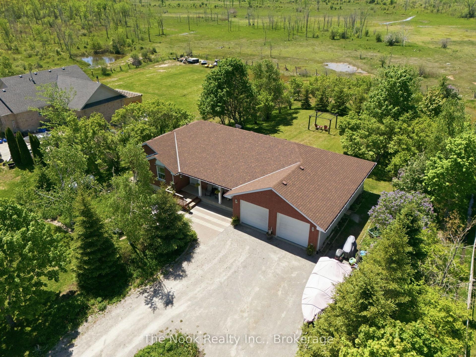 4 McGillivray Lane — photo 1