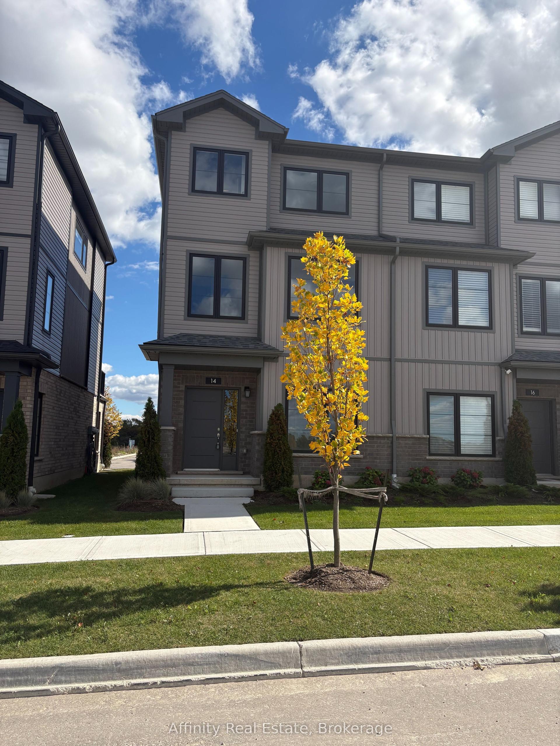 14 Balladry Boulevard, Stratford — Condo Town for lease, photo 1