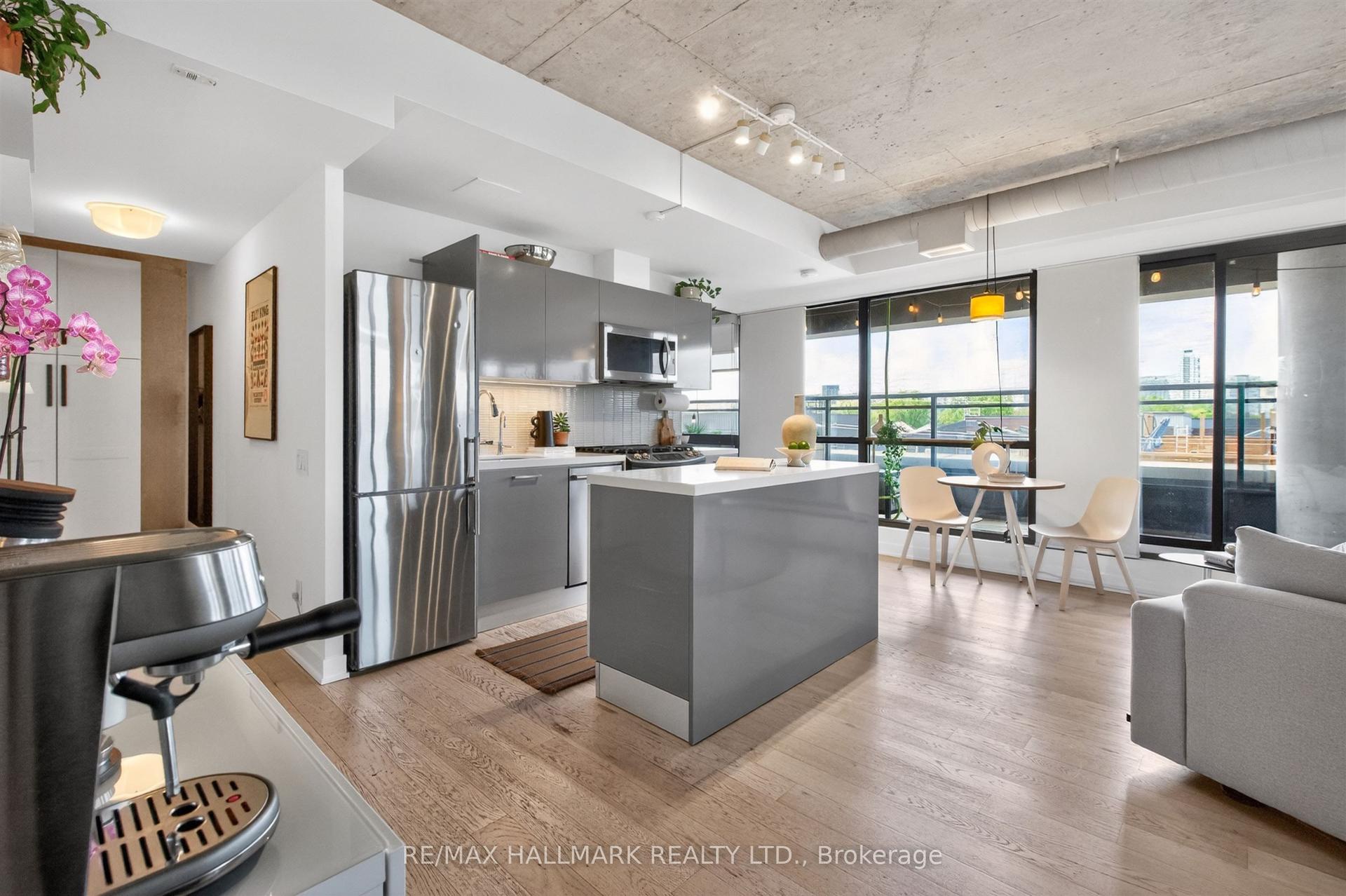 319 Carlaw Avenue 508 #508 — photo 1