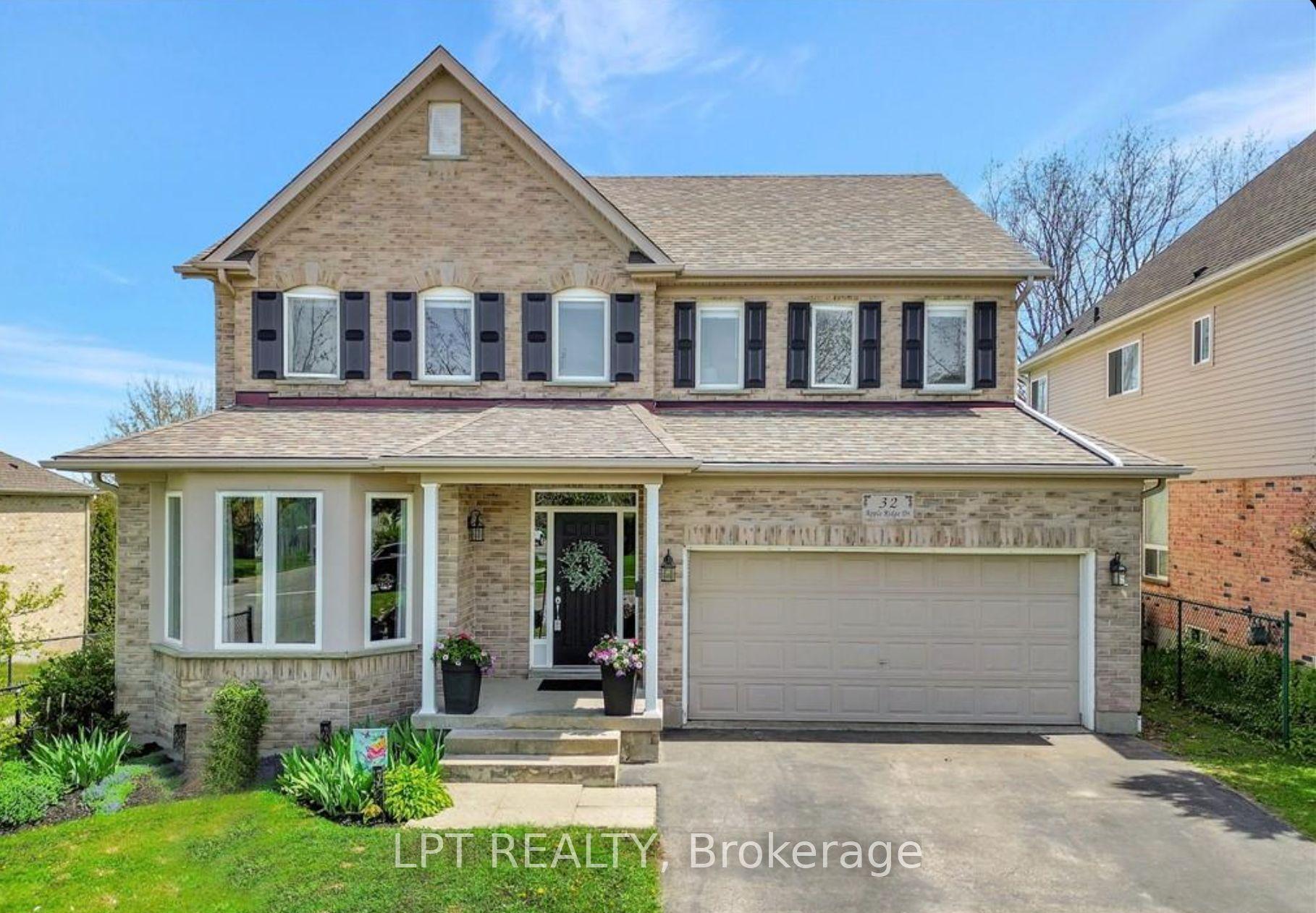 32 Apple Ridge Drive W, Kitchener — Detached for lease, photo 1