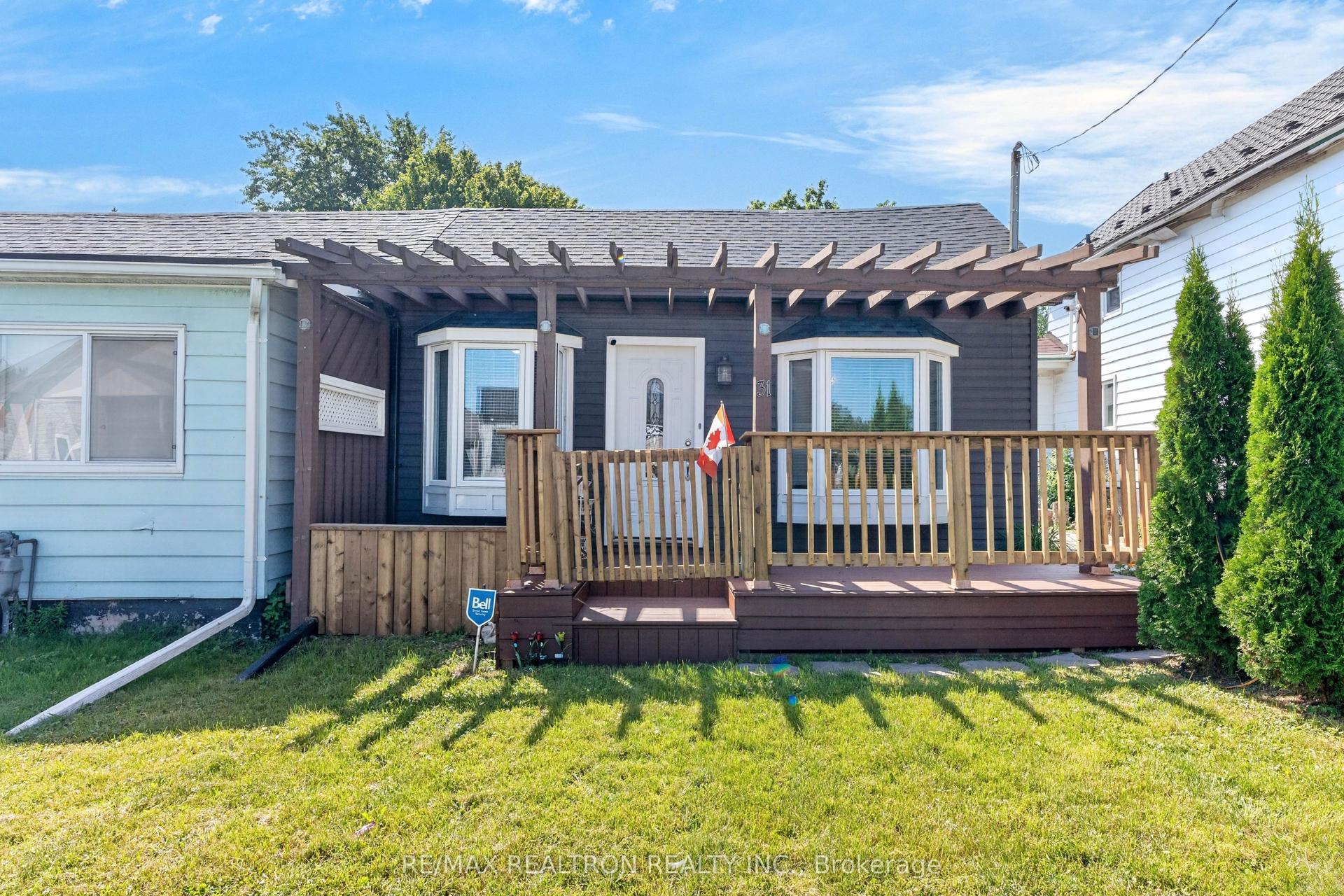 31 Albany Street, Oshawa — Semi-Detached for sale, photo 1