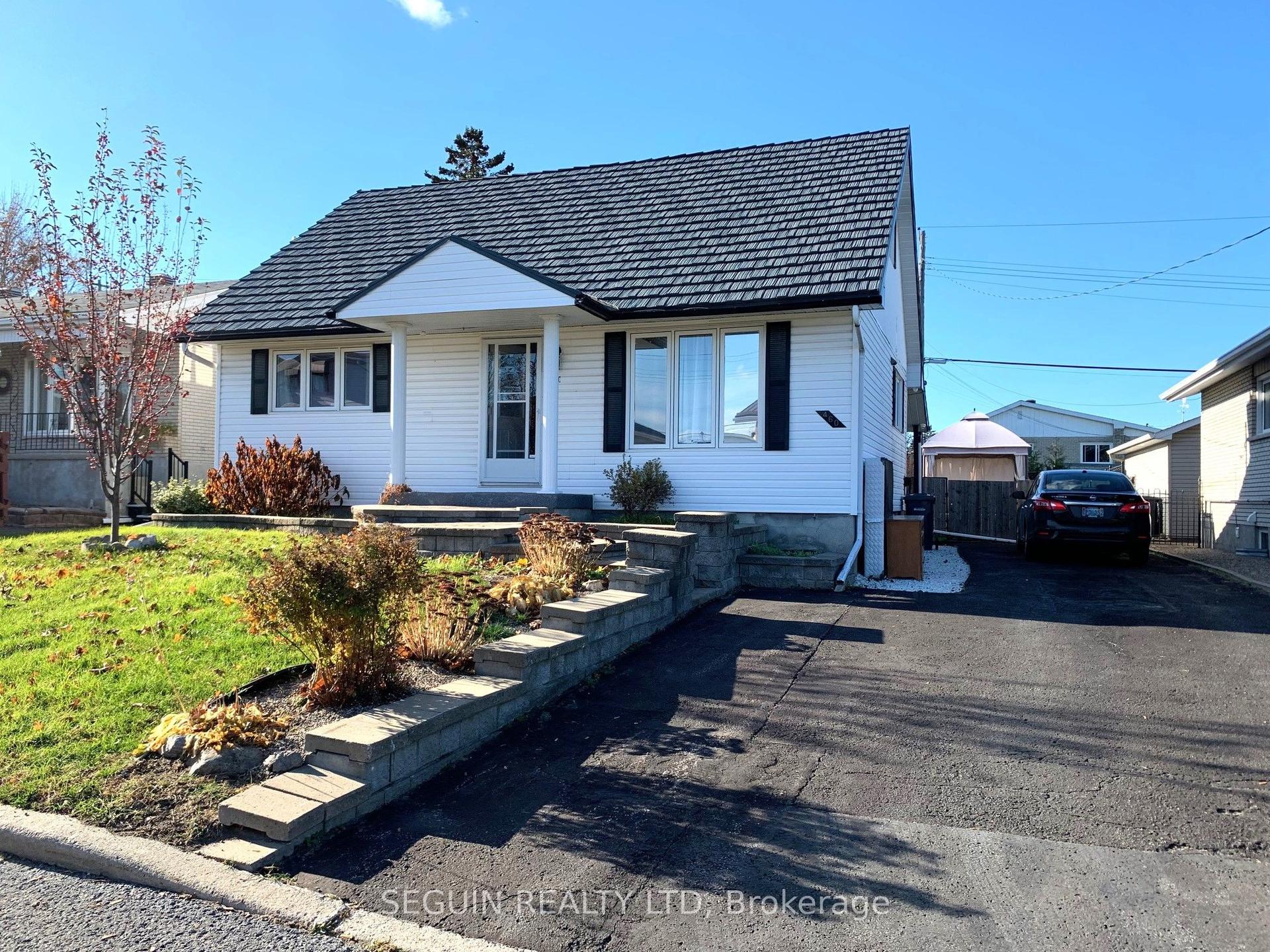 460 Theriault Street — photo 1