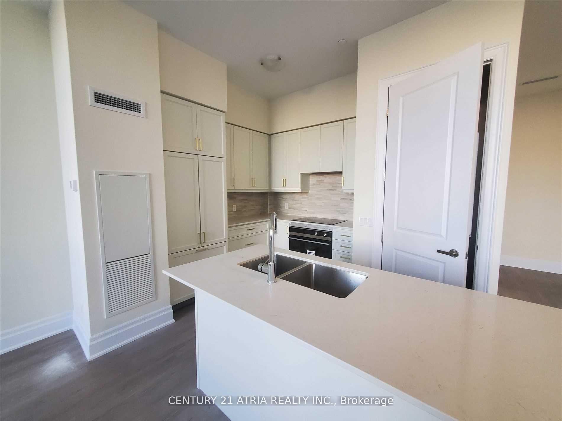 9085 Jane Street 102 #102 — photo 1