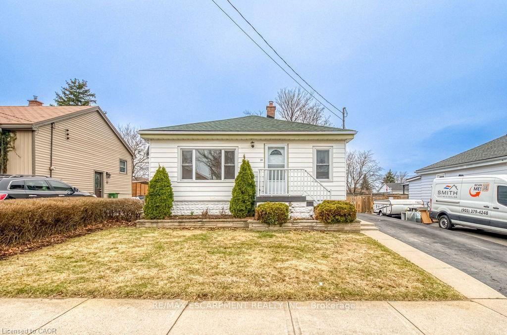 22 David Avenue — photo 1