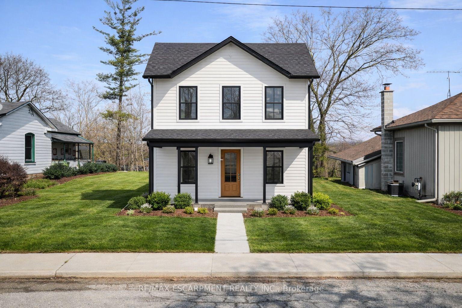 32 Washington Street — photo 1