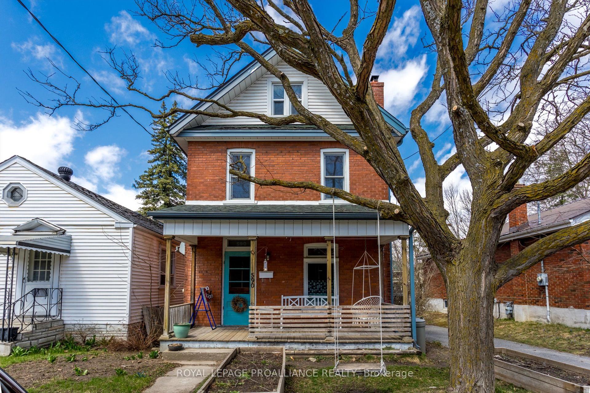 590 Murray Street — photo 1