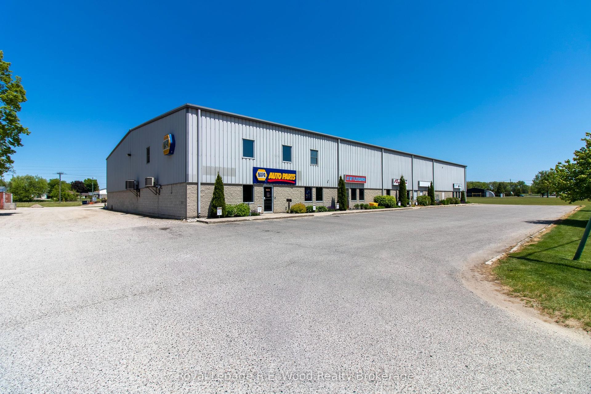 102 Spruce Street, Tillsonburg — Commercial for sale, photo 1