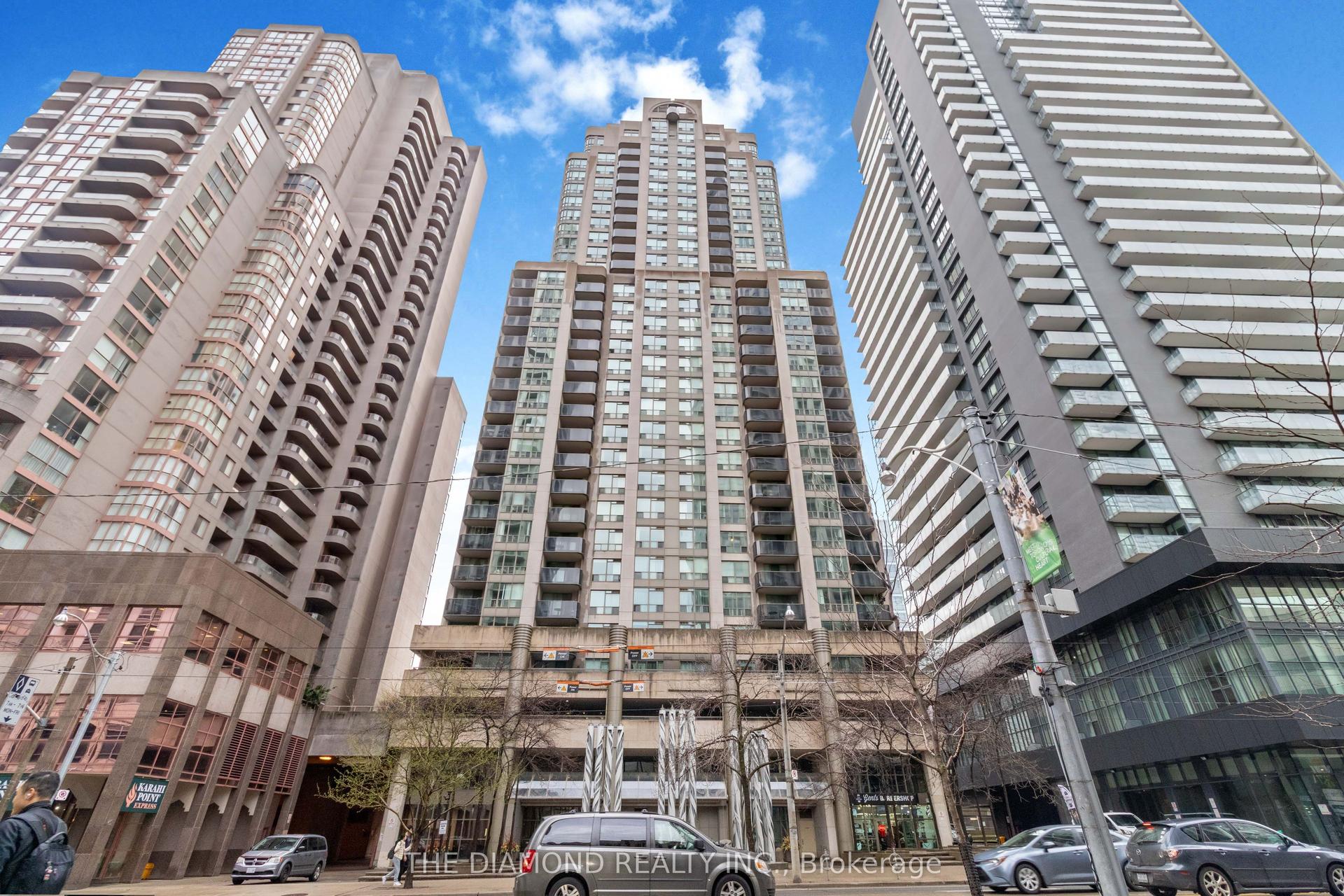 750 Bay Street 907 #907 — photo 1