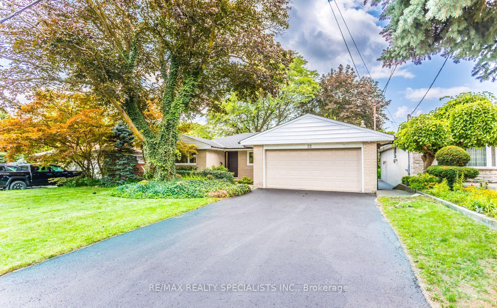 22 Heathview Avenue, Toronto — Detached for sale, photo 1