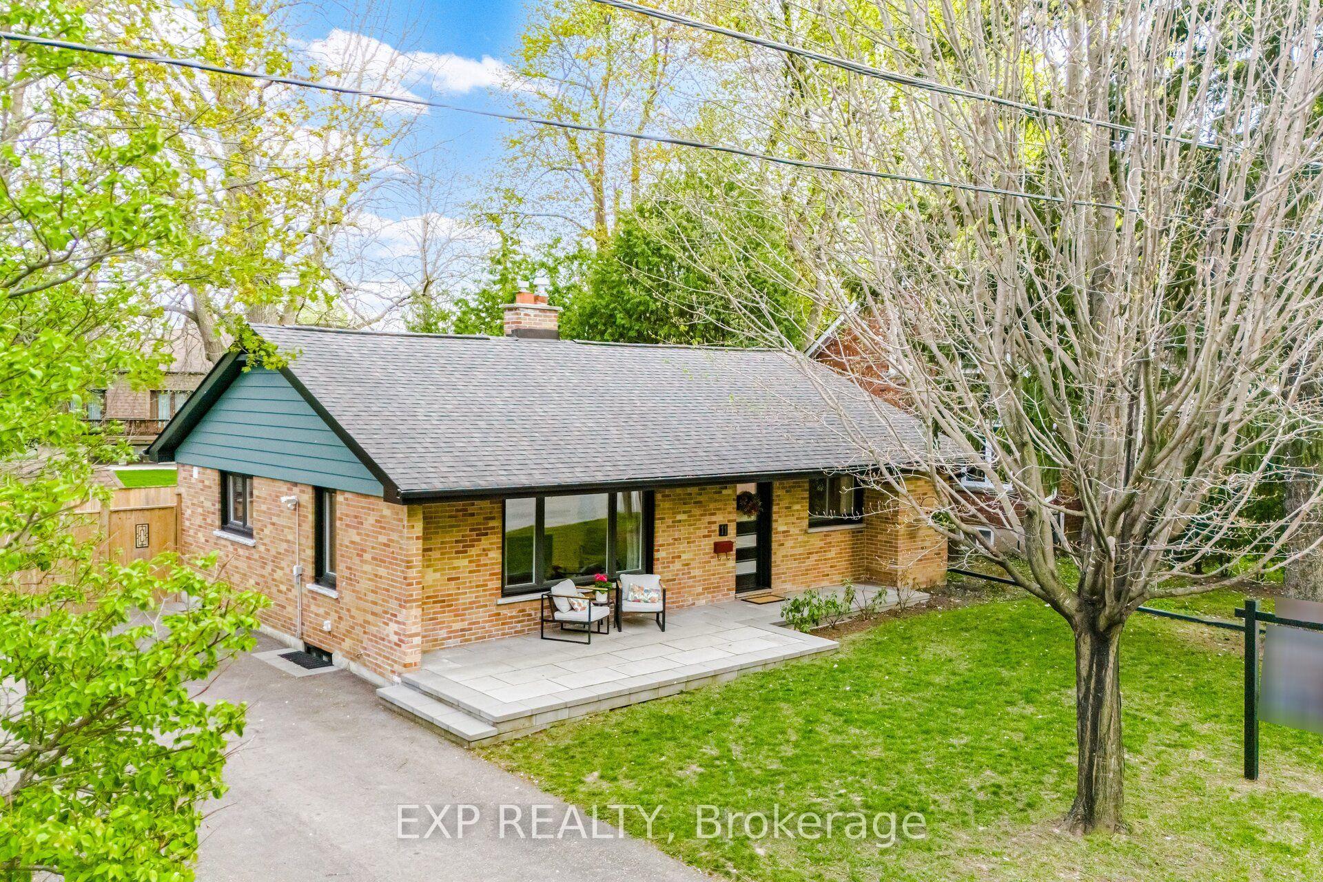 11 Armstrong Street — photo 1