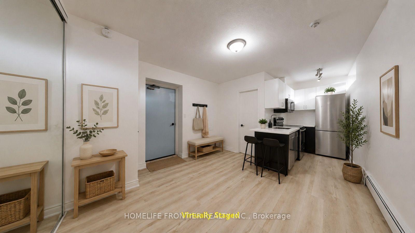 291 Scarlett Road 101 #101, Toronto — Detached for lease, photo 1