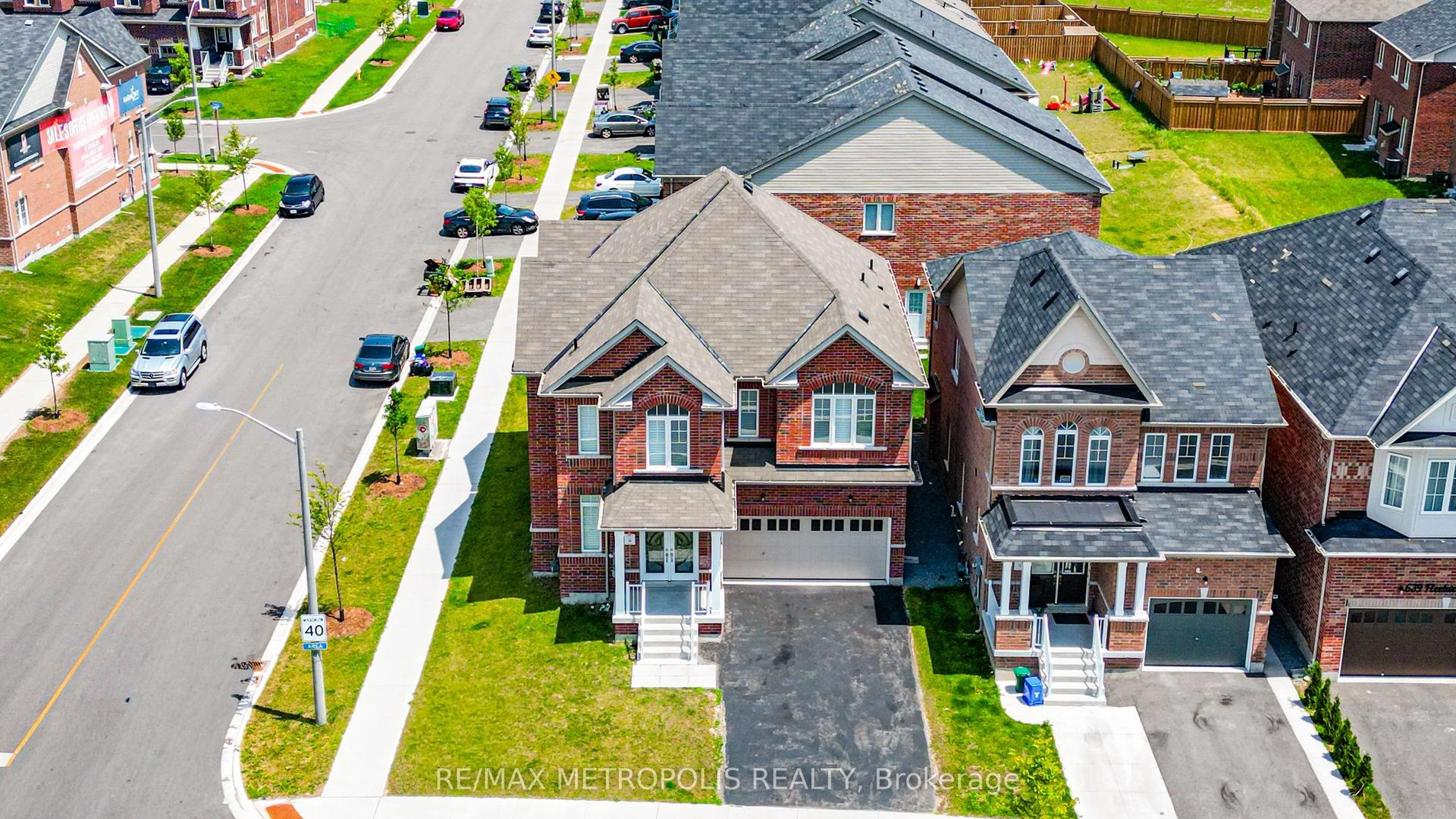 647 Fleetwood Drive, Oshawa — Detached for lease, photo 1